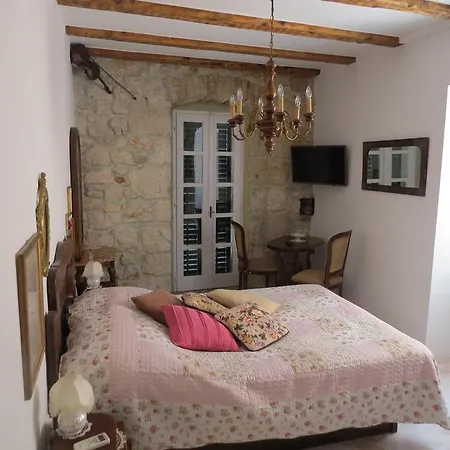 Apartament Authentic 1