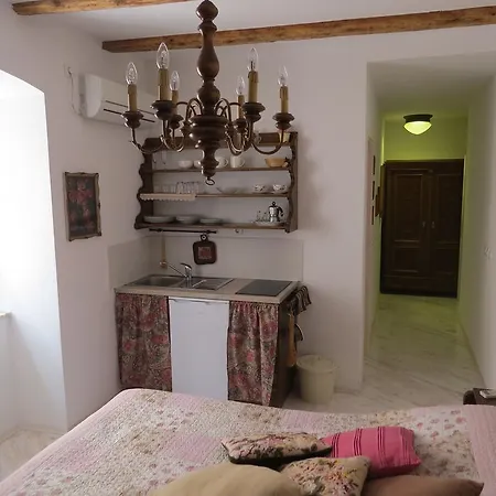 Apartment Authentic 1 *