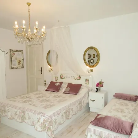 Authentic 1 Apartament *