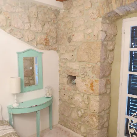 Authentic 1 Apartament
